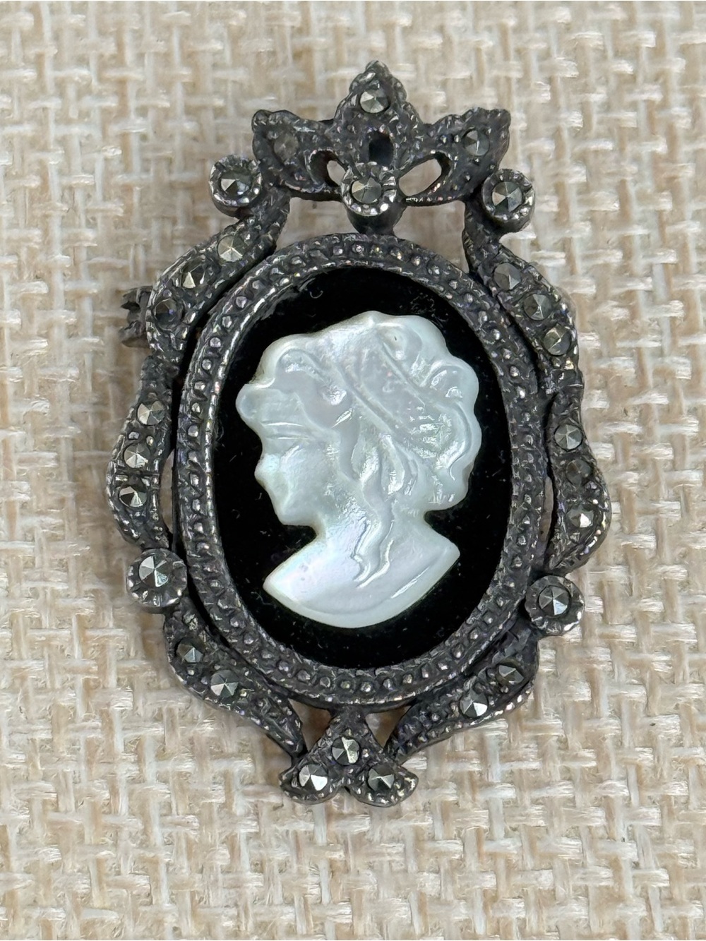Victorian-Style onyx marcasite sterling left facing cameo brooch pin pendant